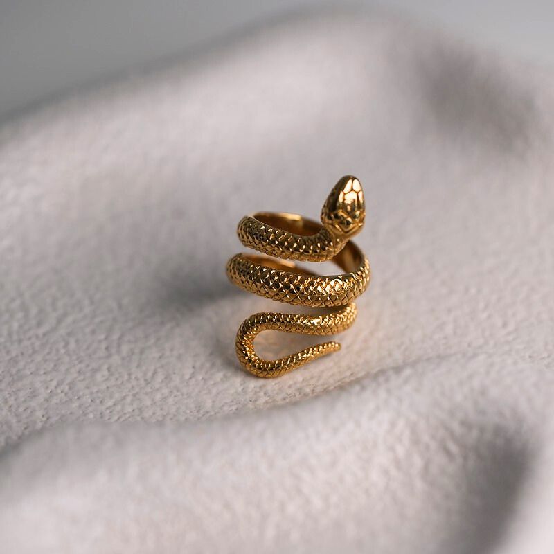 Medusa Ring